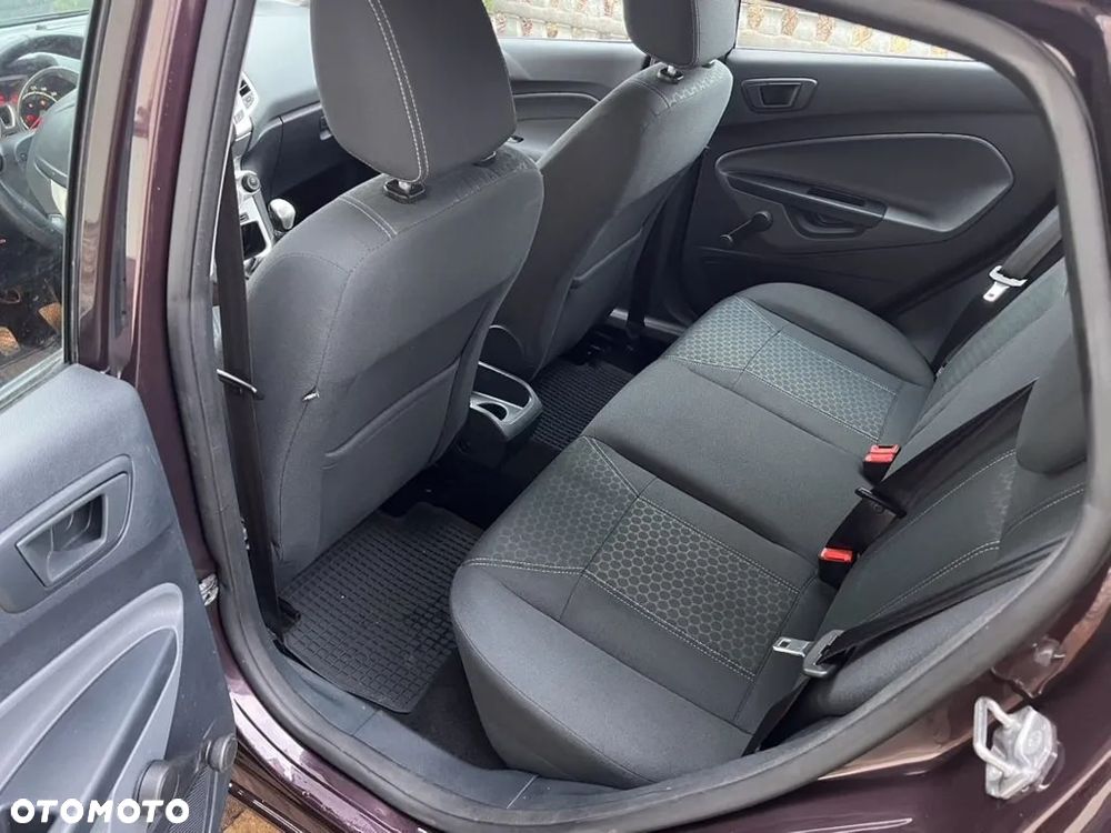 Ford Fiesta - 9