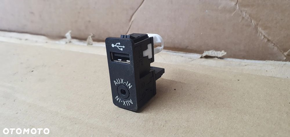 Gniazdo port AUX USB BMW I F20 9229246 - 3