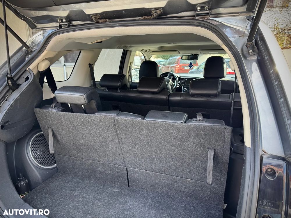 Mitsubishi Outlander - 15