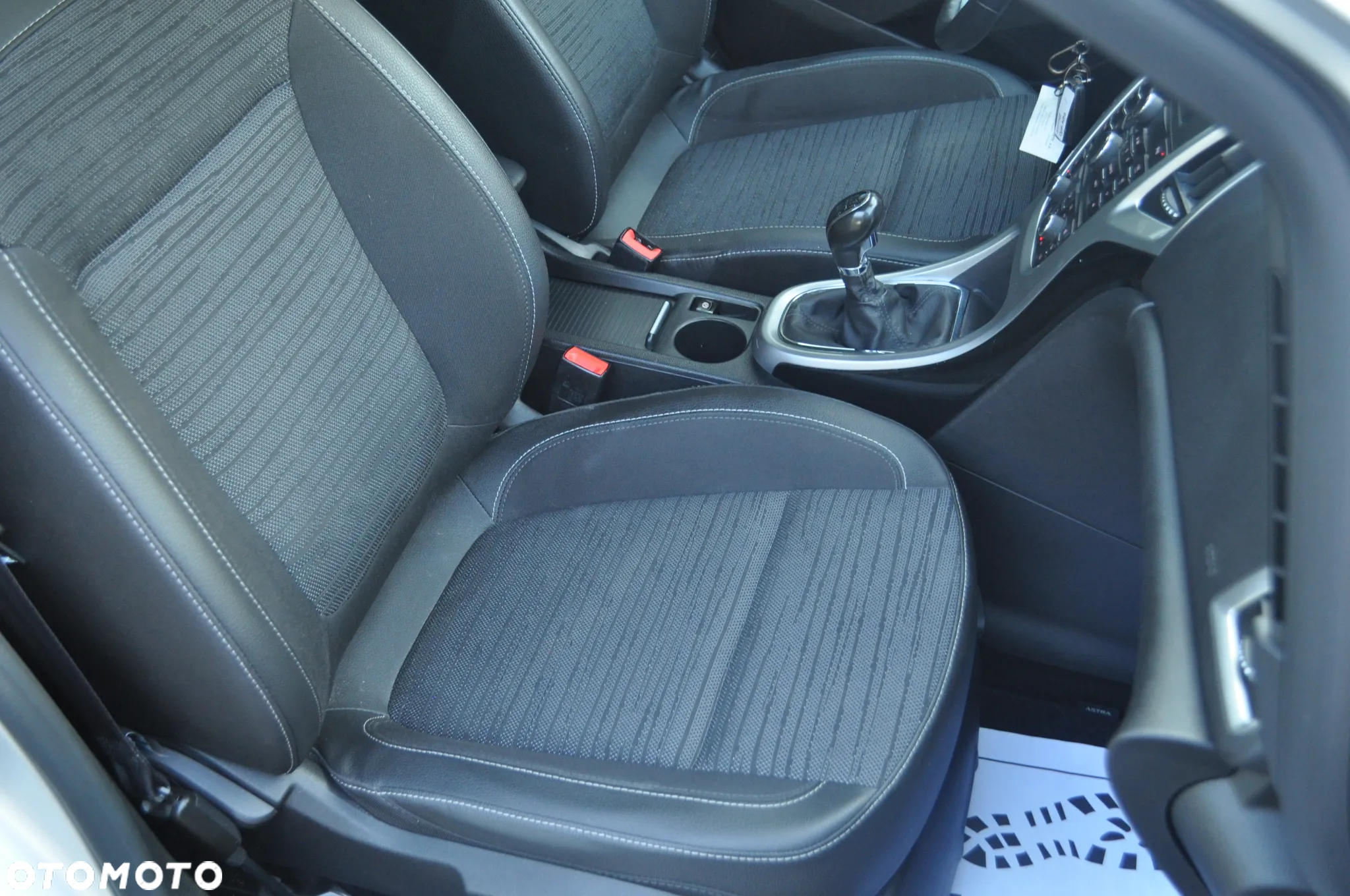Opel Astra IV 1.4 T Cosmo - 21