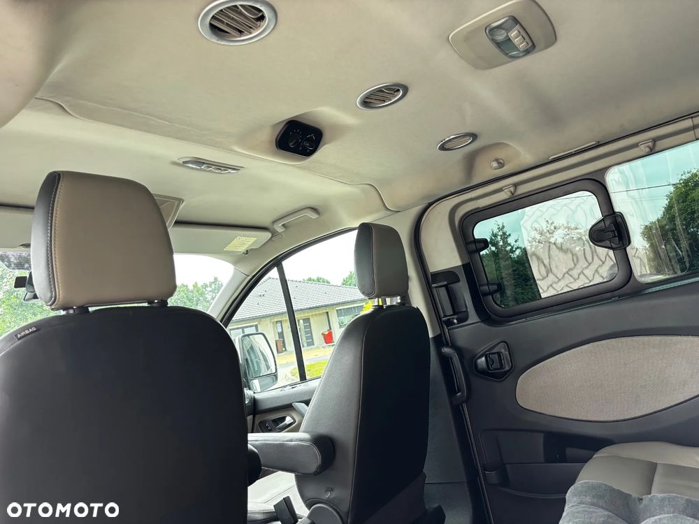 Ford Tourneo Custom 300 L2H1 VA Titanium - 29