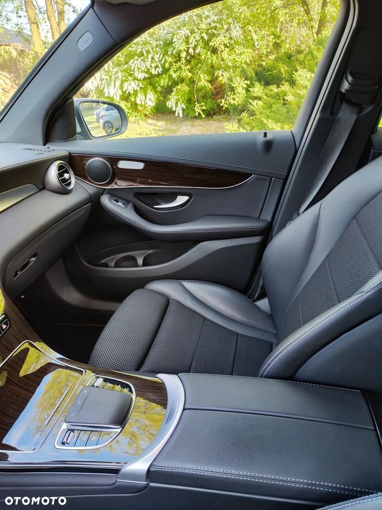 Mercedes-Benz GLC 300 de 4Matic 9G-TRONIC - 17