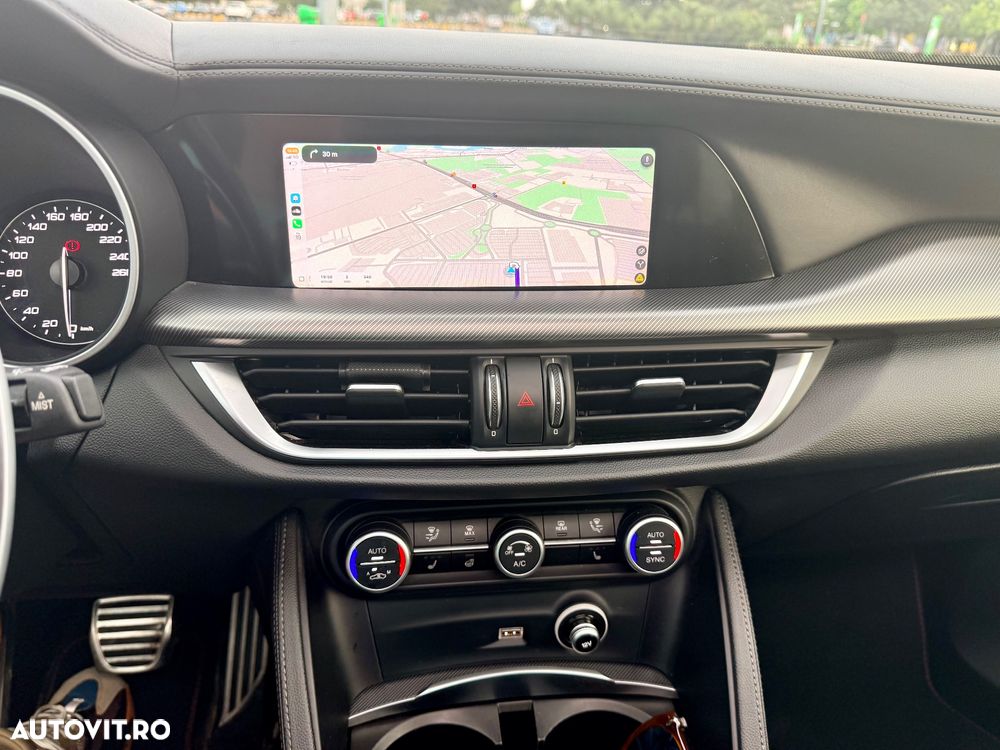 Alfa Romeo Stelvio 2.0 Turbo 16V AT8-Q4 Veloce - 15