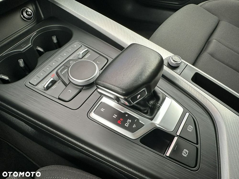 Audi A4 Avant 2.0 TDI ultra S tronic sport - 27