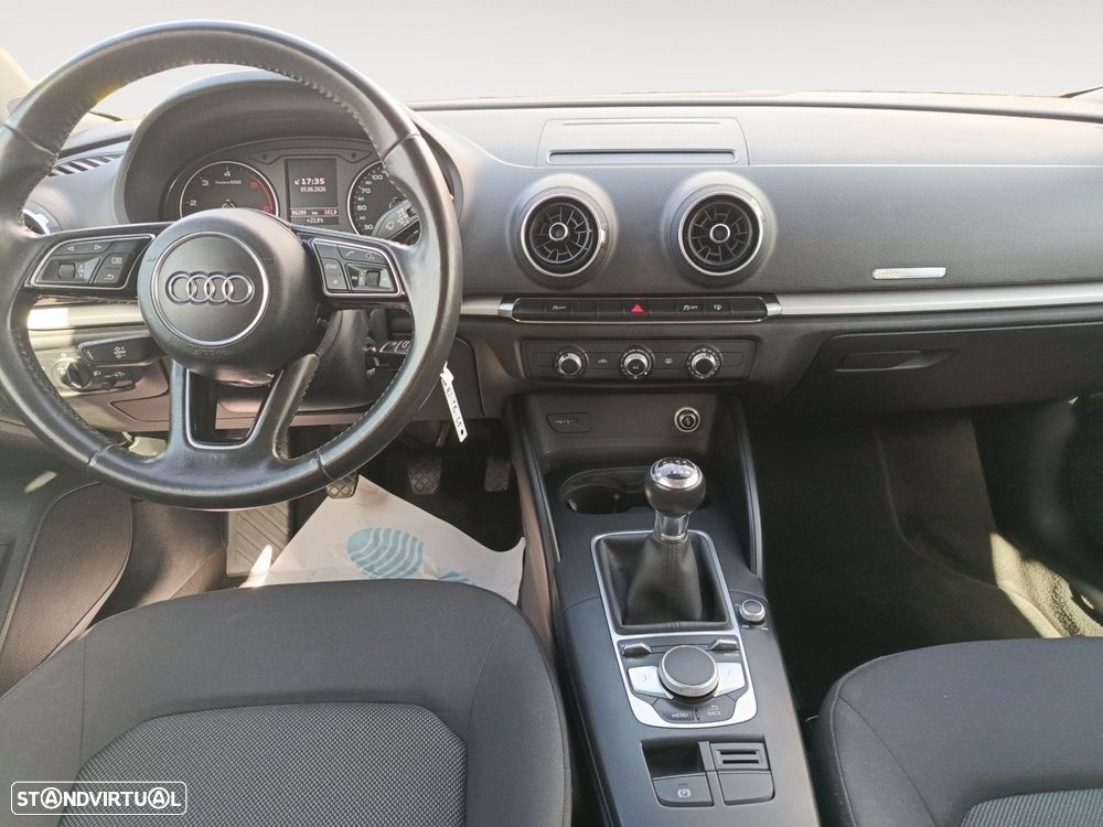 Audi A3 Sportback 1.6 TDI - 10