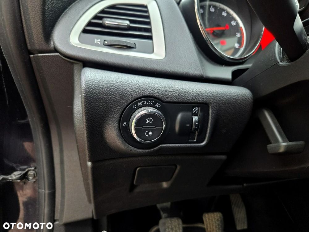 Opel Astra 1.4 T Cosmo EU6 - 16