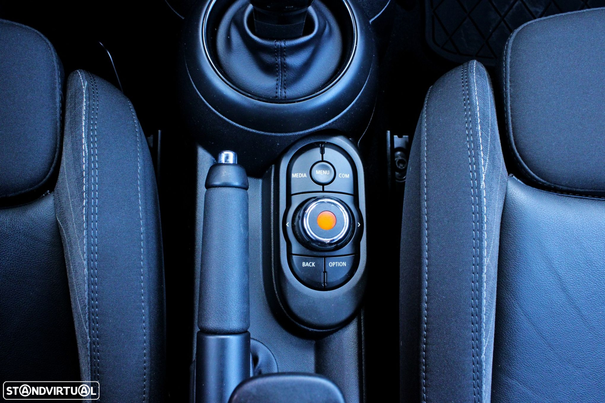 MINI 3 Portas Cooper D Auto - 16