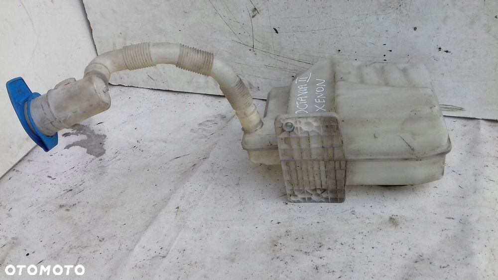 ZBIORNICZEK SPRYSKIWACZY XENON 1K0955453 SKODA OCTAVIA II 2 04- - 3