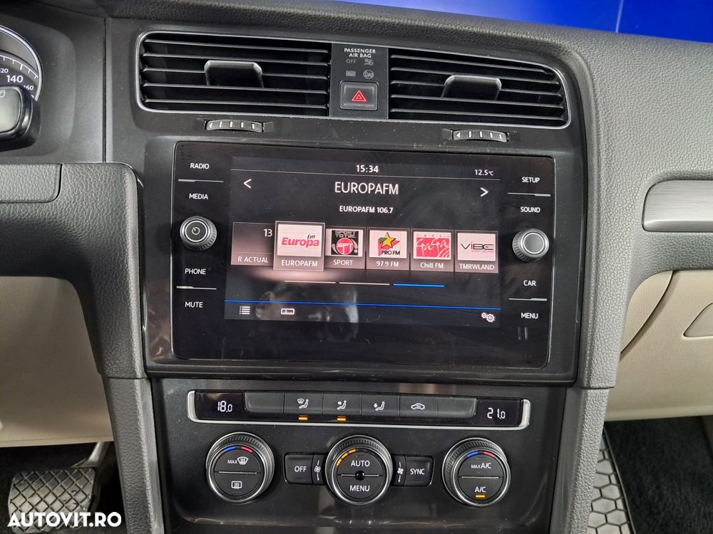 Volkswagen Golf - 11