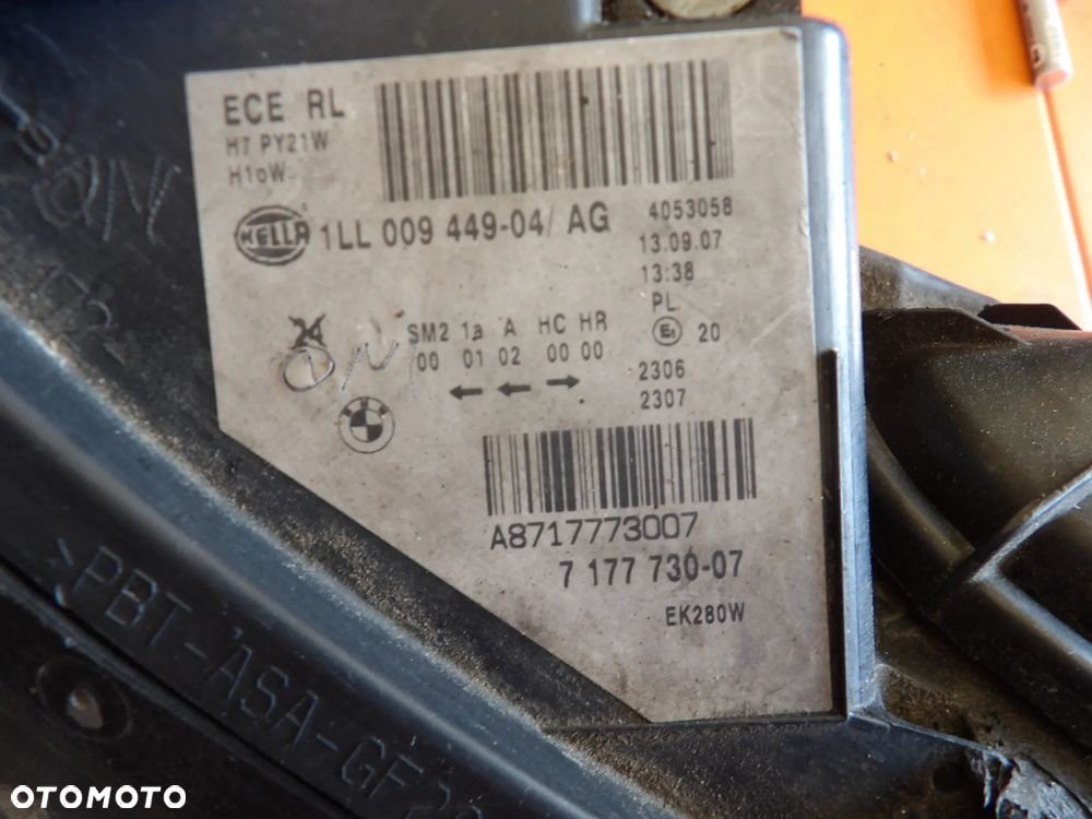 BMW - E60 - LIFT - H7 - PĘKNIĘTE SZKŁO - PRAWA LAMPA PRZEDNIA - UK - 7177730 - 9