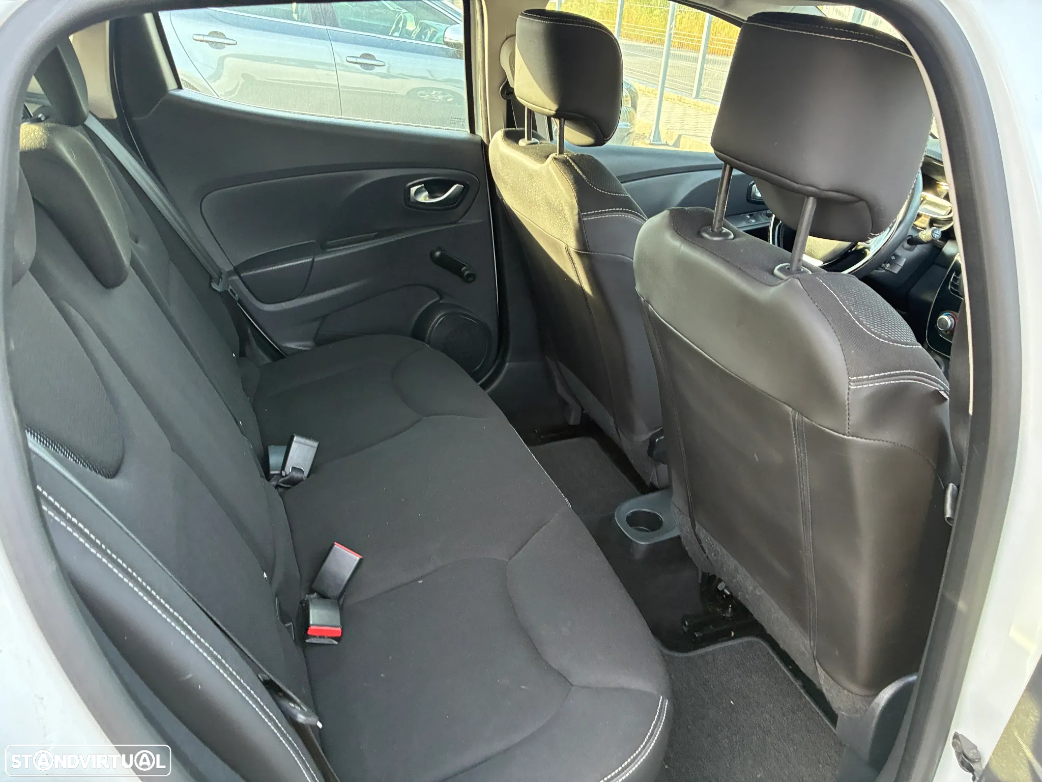 Renault Clio 1.5 dCi Dynamique S - 4
