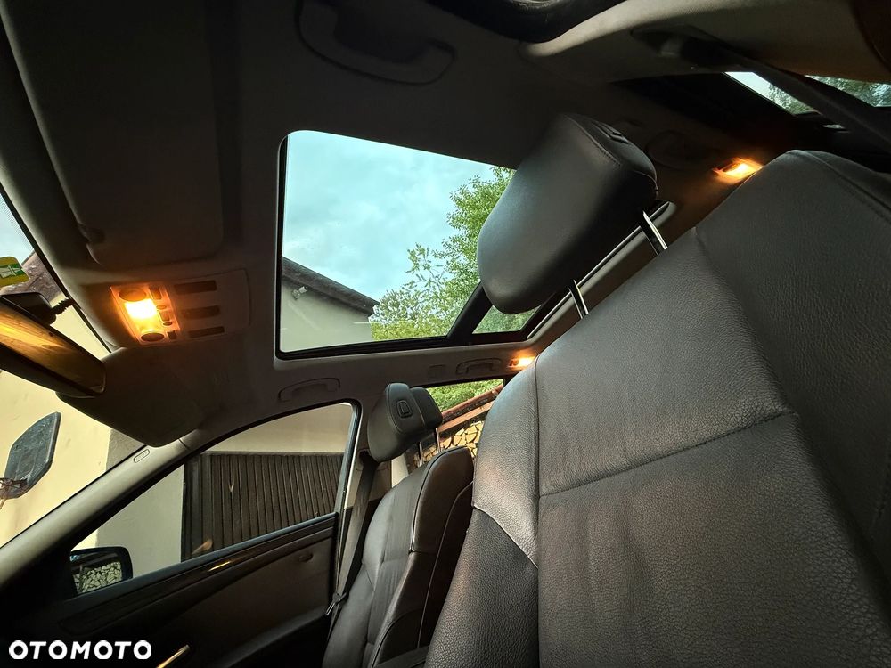 BMW Seria 5 530d xDrive - 14