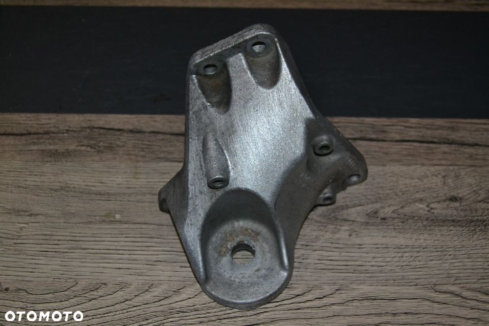 AUDI A6 C6 ŁAPA SKRZYNI BIEGÓW 4F0399113B - 1