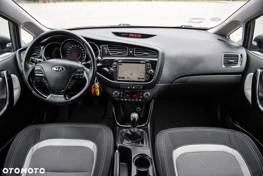 Kia Ceed - 26