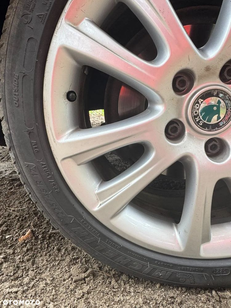 Skoda Octavia 2.0 TDI CR DPF RS - 13