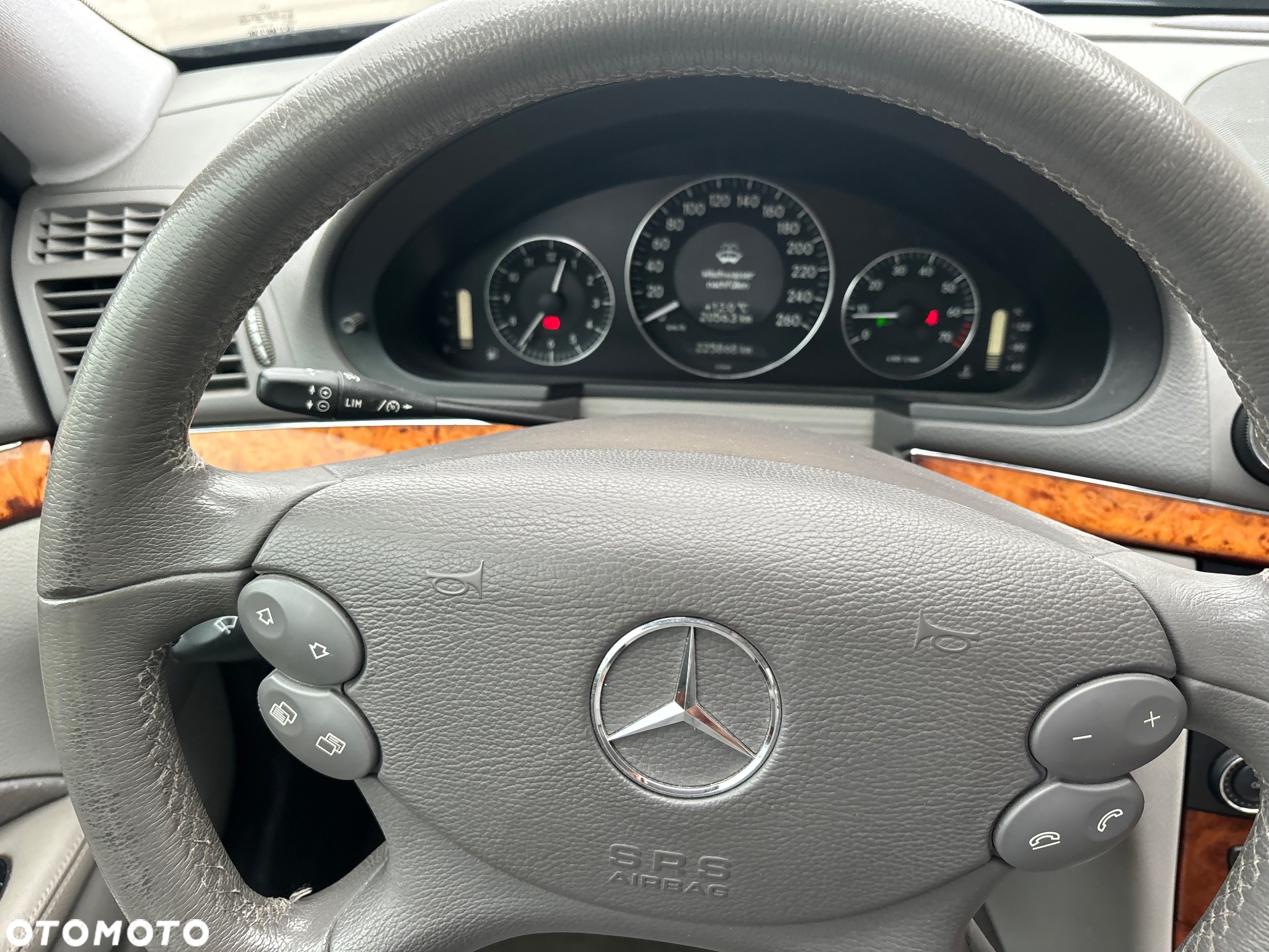 Mercedes-Benz Klasa E 200 T Kompressor Elegance - 35