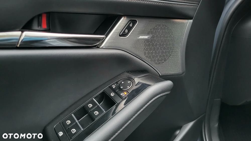 Mazda 3 2.0 mHEV Hikari - 26