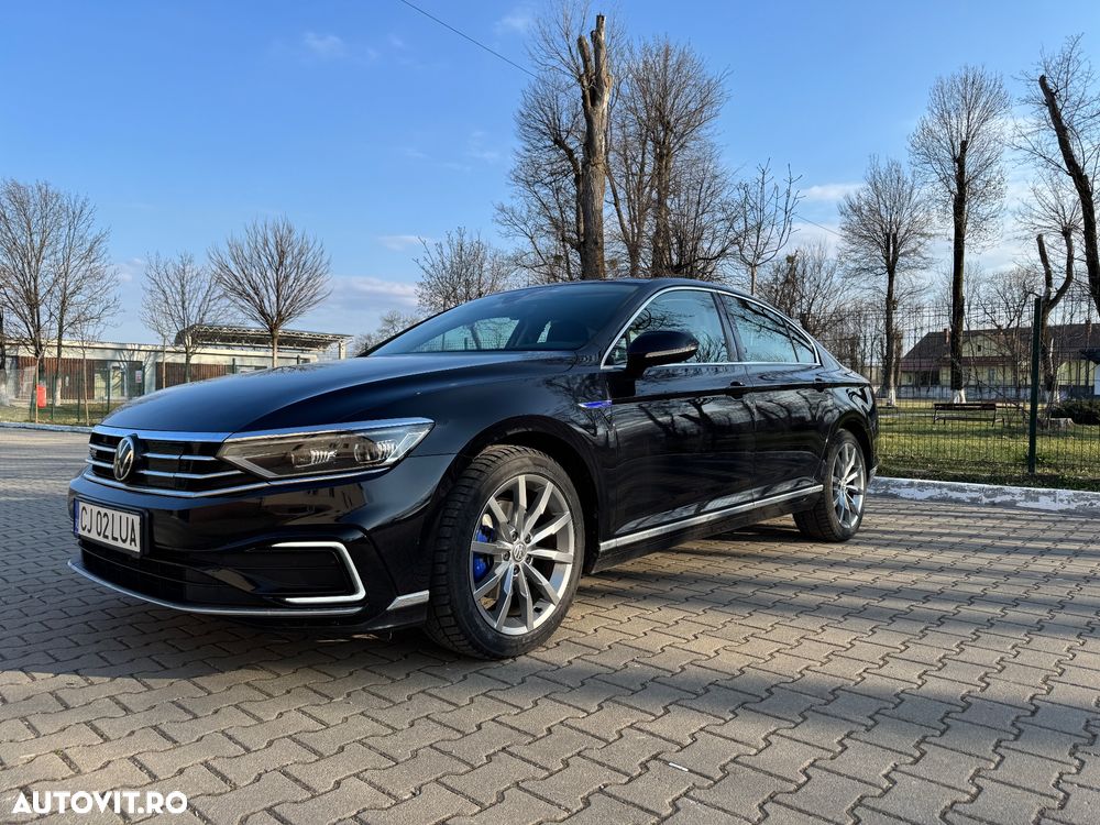 Volkswagen Passat - 2