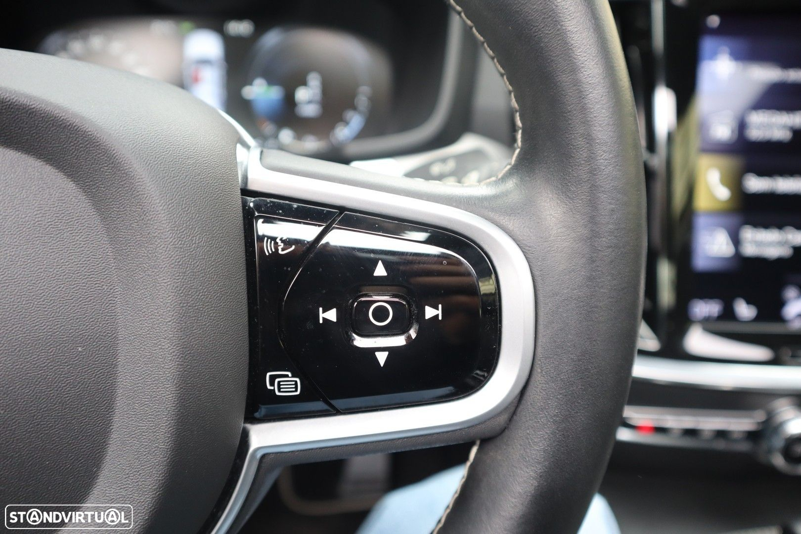 Volvo S60 2.0 T8 PHEV R-Design AWD - 36