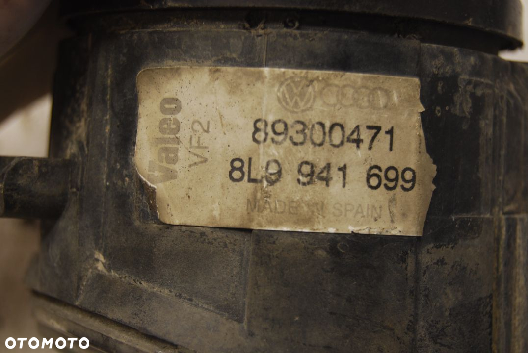 HALOGEN LAMPA PRZECIWMGIELNA LEWY PRZÓD 8L9941699 AUDI A3 8L - 4