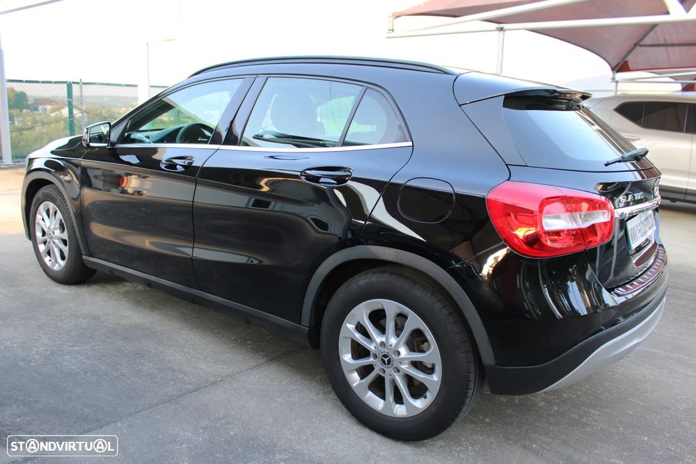 Mercedes-Benz GLA 180 d 7G-DCT Urban - 8