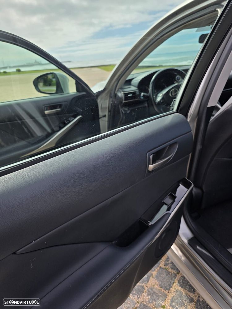 Lexus IS 300H Business - 13