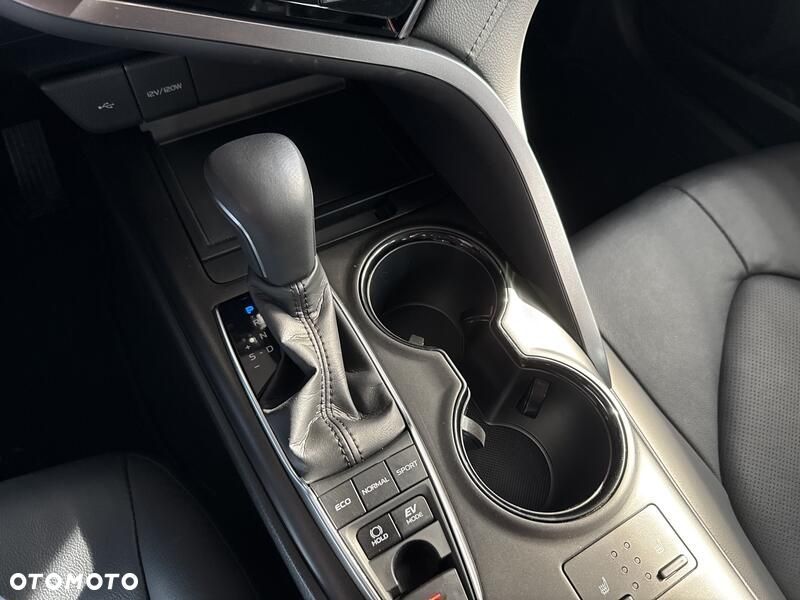 Toyota Camry 2.5 Hybrid Comfort CVT - 18