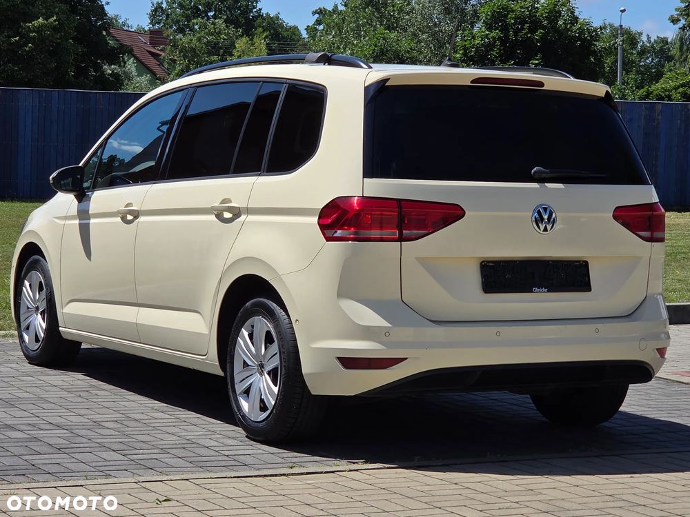 Volkswagen Touran 2.0 TDI SCR DSG Trendline - 16