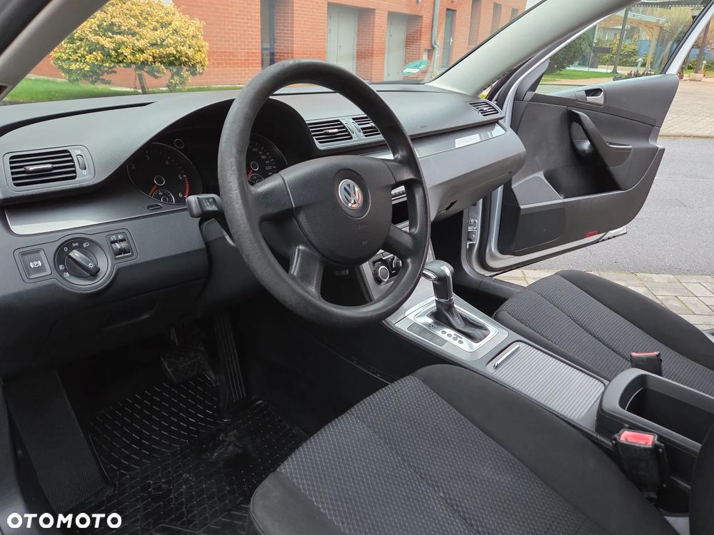 Volkswagen Passat 2.0 TDI DPF DSG Trendline - 33