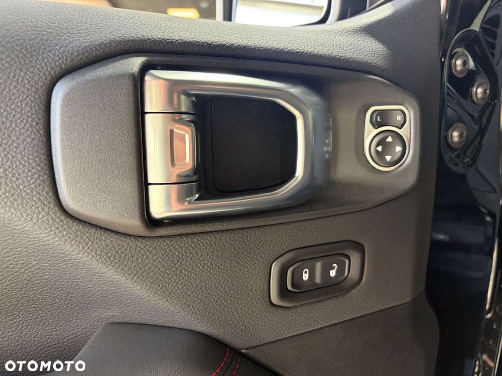 Jeep Wrangler - 35