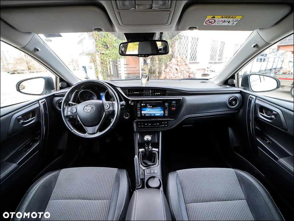 Toyota Auris - 7