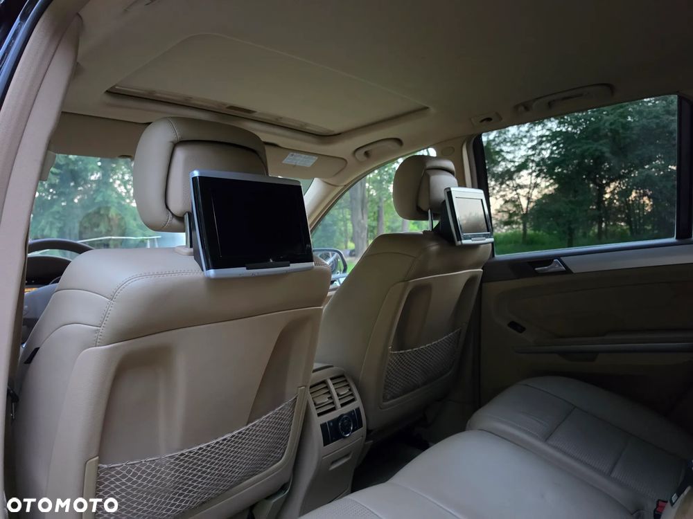 Mercedes-Benz ML 63 AMG 4Matic 7G-TRONIC 10th Anniversary - 19