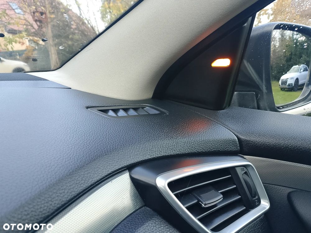 Nissan Qashqai 1.6 dCi TEKNA+ - 9