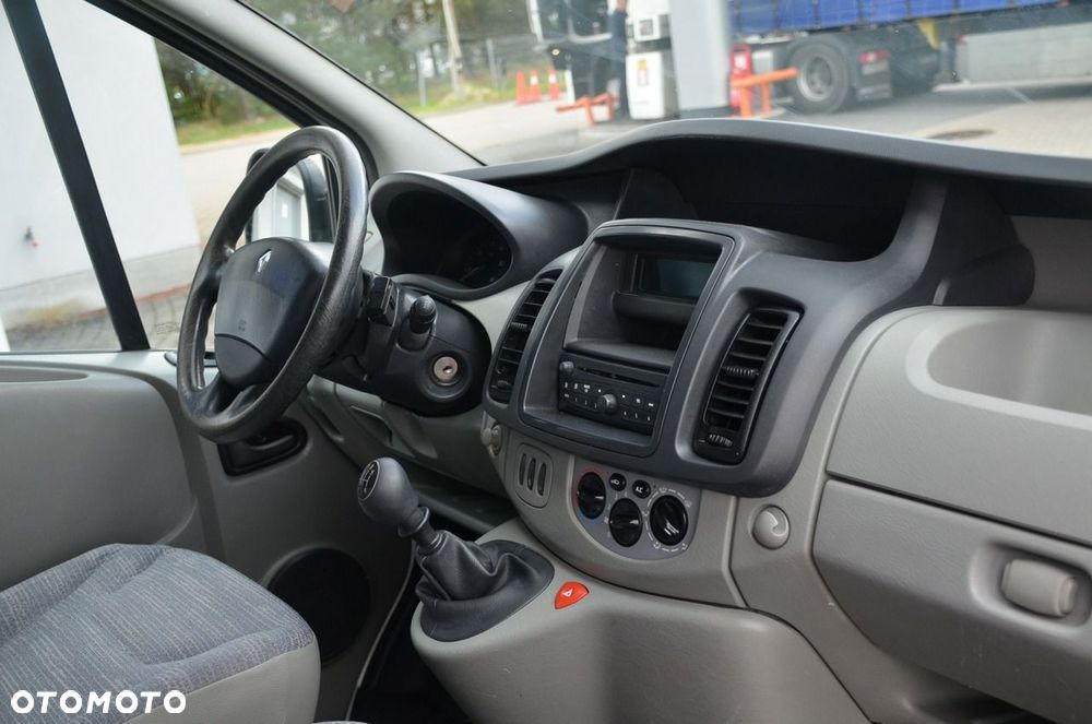 Renault Trafic - 16