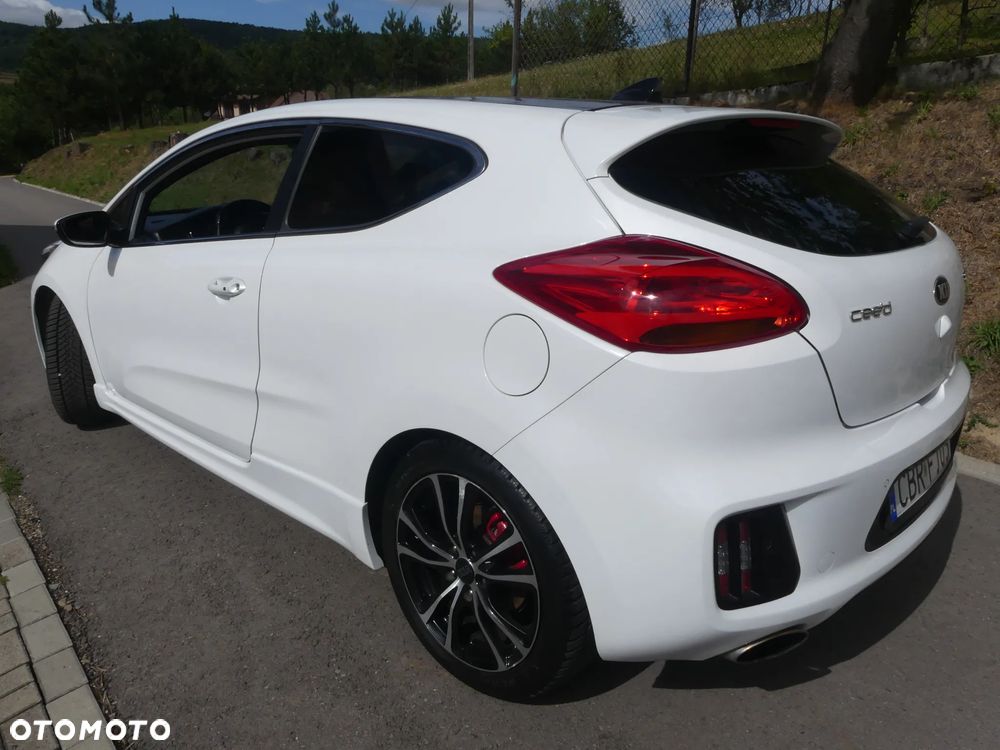Kia Ceed - 8