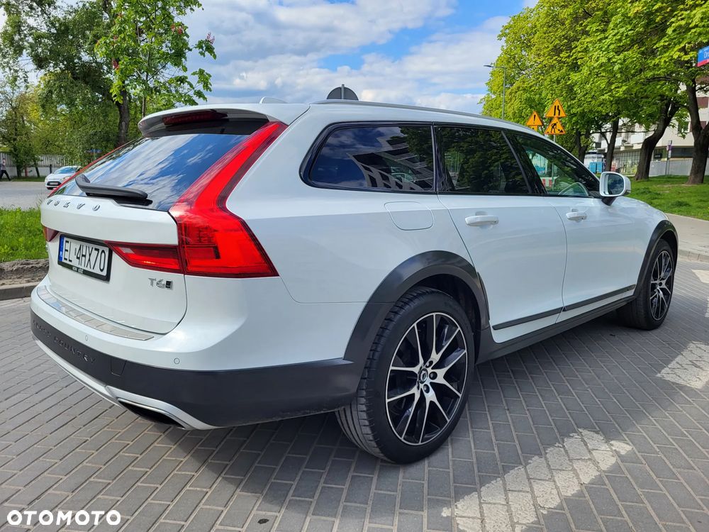 Volvo V90 Cross Country T6 AWD - 31