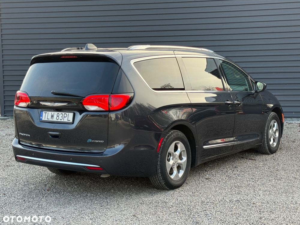 Chrysler Pacifica - 21