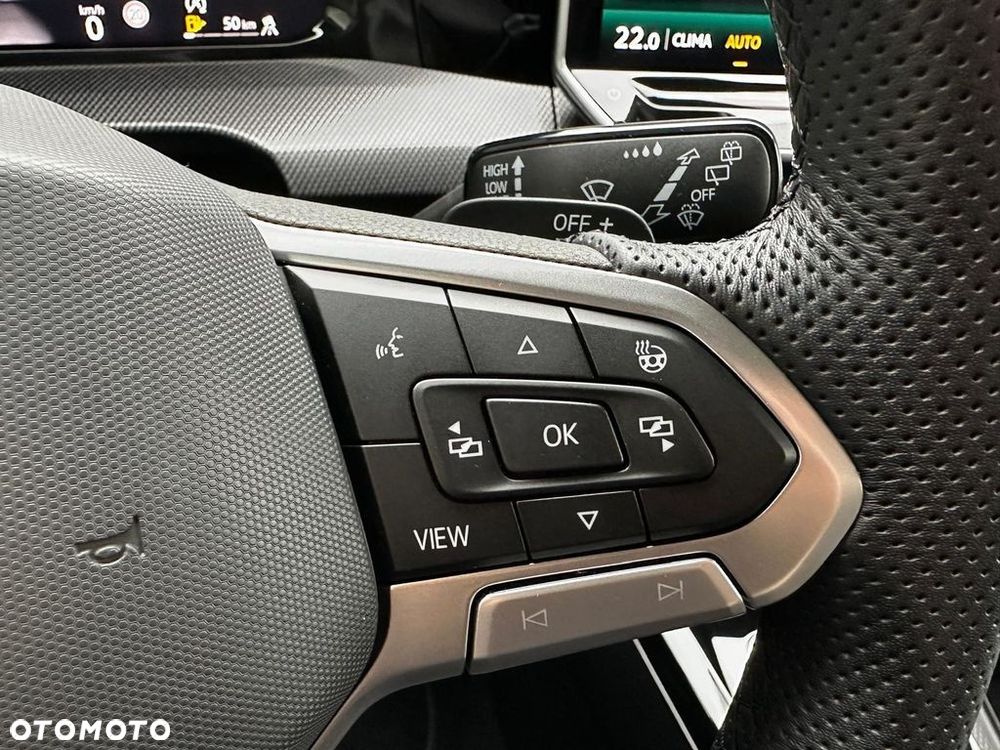 Volkswagen Golf 1.5 eTSI OPF DSG R-Line - 25