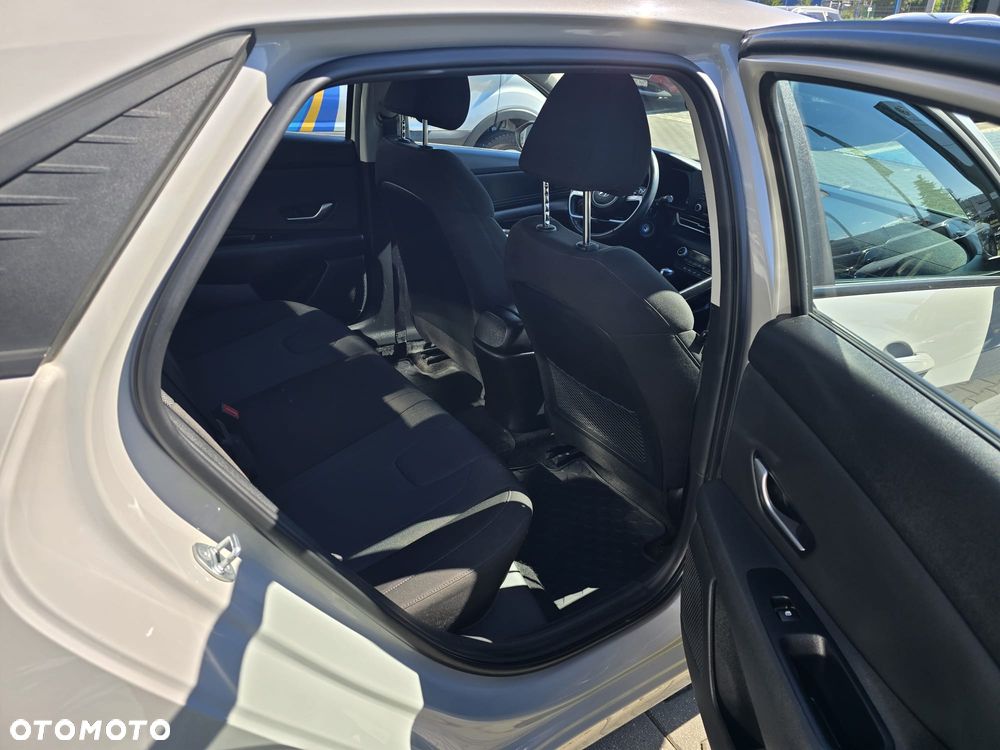 Hyundai Elantra 1.6 Smart - 12