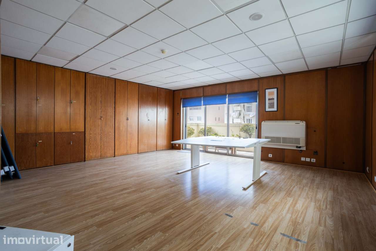 Espaço Comercial de 365 m² junto ao Marquês de Pombal com Potencial de - Grande imagem: 2/51