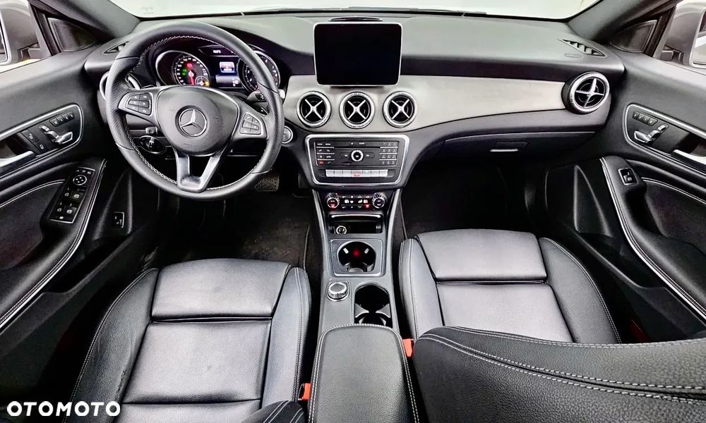 Mercedes-Benz CLA 250 4Matic 7G-DCT - 7