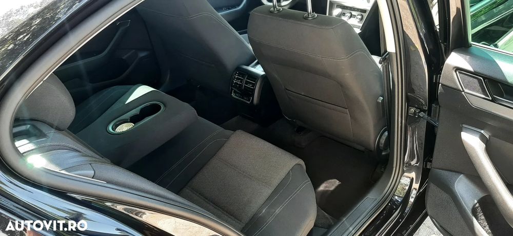 Volkswagen Passat - 13
