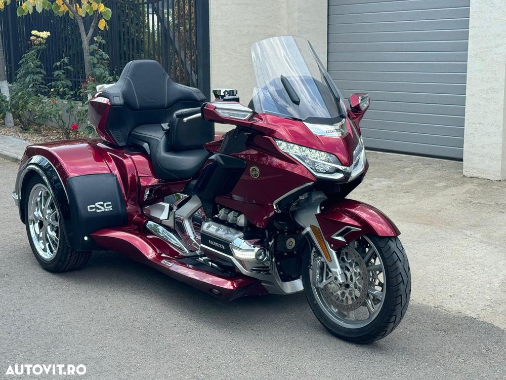 Honda GL 1800 Gold Wing - 1