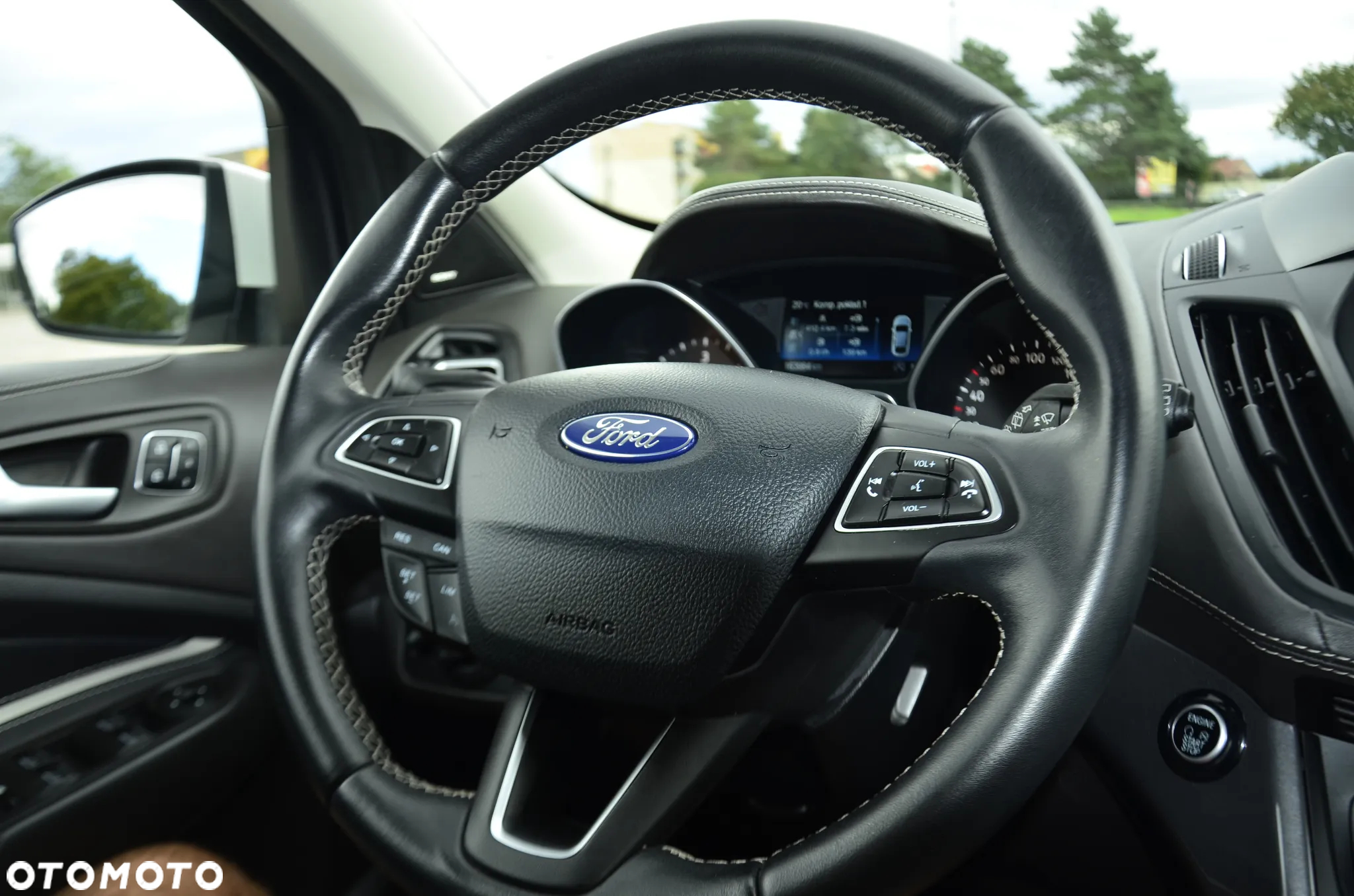Ford Kuga 2.0 TDCi 2x4 Vignale - 25