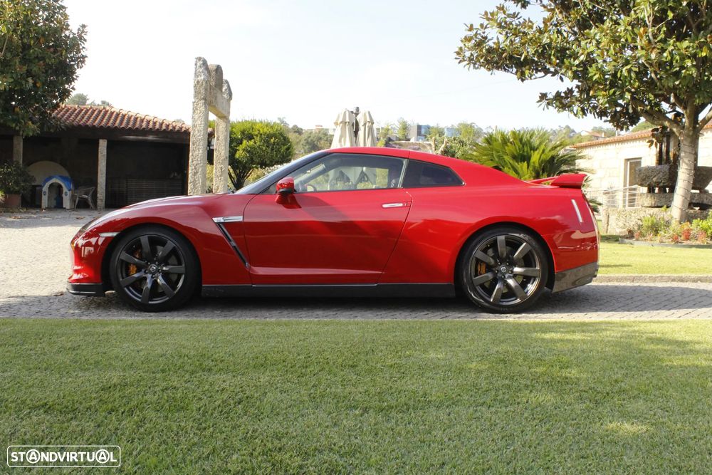 Nissan GT-R Premium Edition - 3