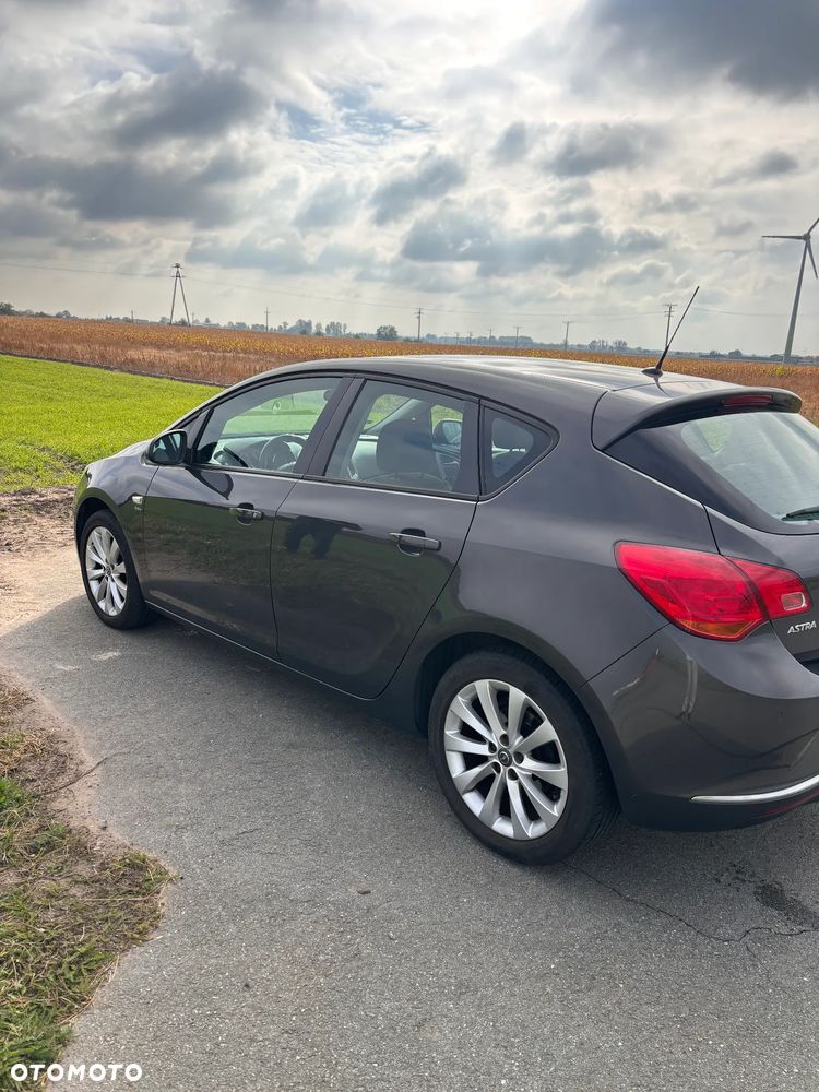 Opel Astra - 4