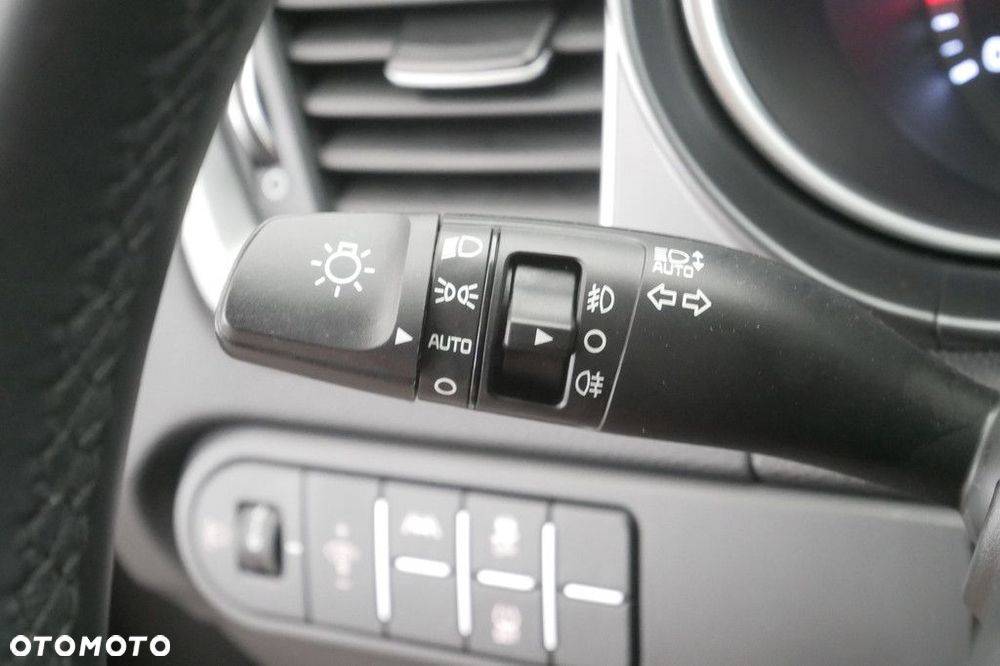 Kia XCeed - 25