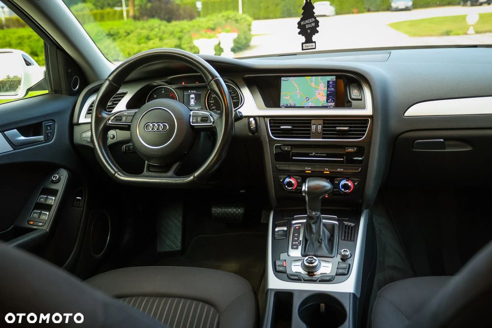 Audi A4 Avant 2.0 TDI DPF clean diesel quattro S tronic S line Sportpaket - 27