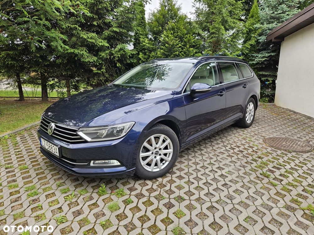 Volkswagen Passat - 1