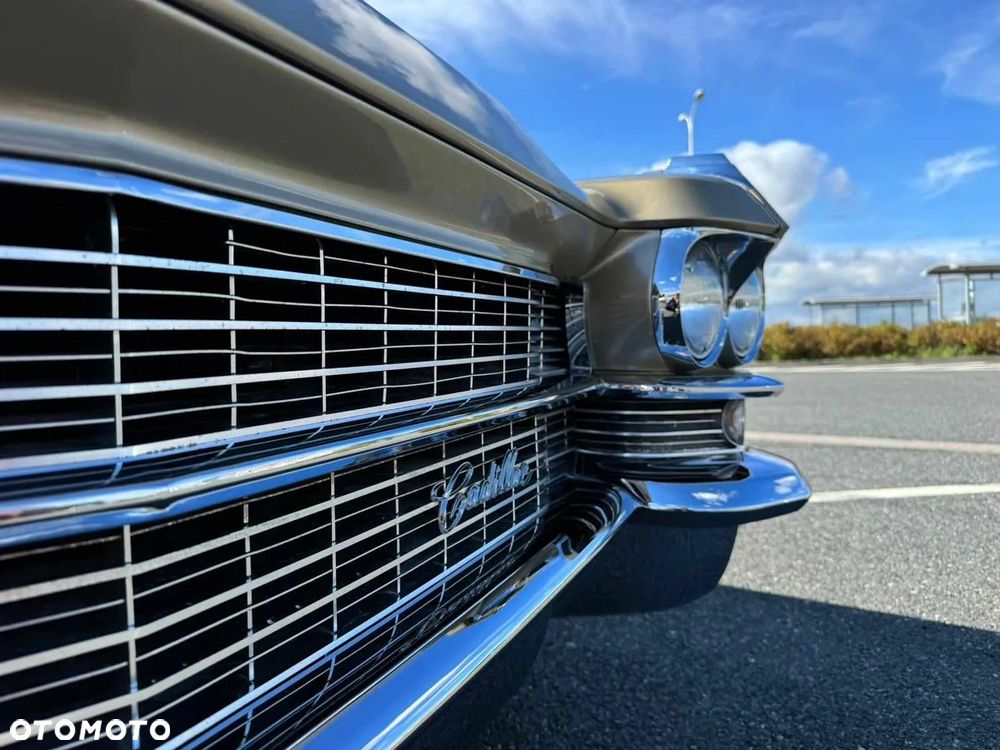 Cadillac Deville - 26